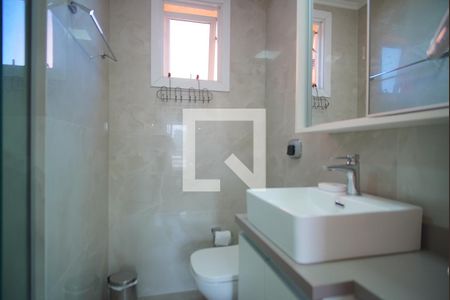 Banheiro da Suíte de apartamento à venda com 2 quartos, 162m² em Passo D’areia, Porto Alegre