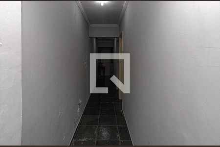 Corredor  de casa para alugar com 2 quartos, 180m² em Vila Santo Estefano, São Paulo