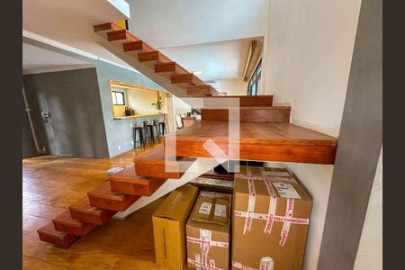 Sala de casa para alugar com 5 quartos, 891m² em Alto de Pinheiros, São Paulo