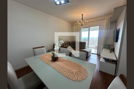 Sala de apartamento à venda com 3 quartos, 85m² em Jardim Tupanci, Barueri