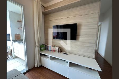 Sala de apartamento à venda com 3 quartos, 85m² em Jardim Tupanci, Barueri