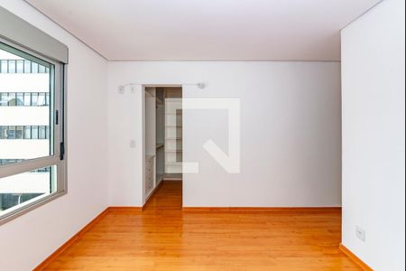 Suíte 1 de apartamento à venda com 2 quartos, 80m² em Belvedere, Belo Horizonte