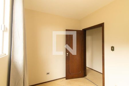 Quarto 1 de apartamento para alugar com 3 quartos, 61m² em Vila Izabel, Curitiba