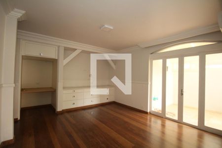 Casa para alugar com 3 quartos, 300m² em Jardim Leonor, São Paulo