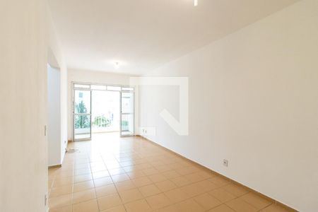 Sala de apartamento para alugar com 2 quartos, 75m² em Guilhermina, Praia Grande