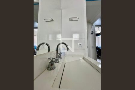Banheiro de apartamento à venda com 3 quartos, 76m² em Vila Joao Jorge, Campinas