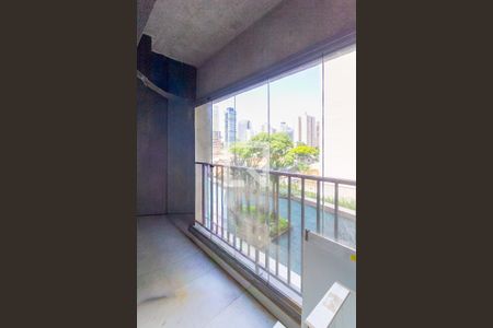 Varanda de kitnet/studio para alugar com 1 quarto, 30m² em Santo Amaro, São Paulo