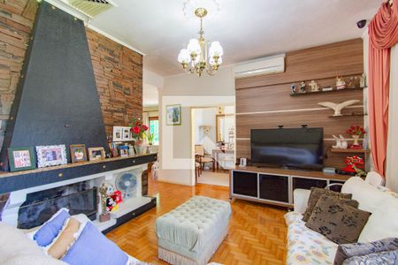 Casa à venda com 5 quartos, 600m² em Centro, Canoas