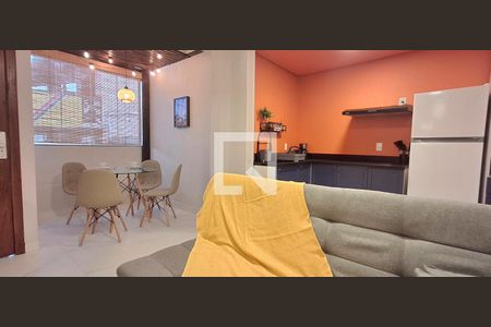 Sala de apartamento para alugar com 1 quarto, 40m² em Morro das Pedras, Florianópolis