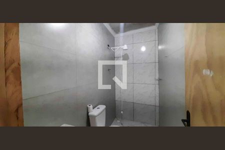 Banheiro Social de casa à venda com 2 quartos, 110m² em Veloso, Osasco