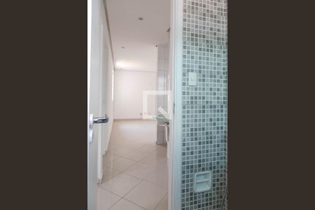 Banheiro de apartamento para alugar com 2 quartos, 46m² em Vila Izabel, Guarulhos