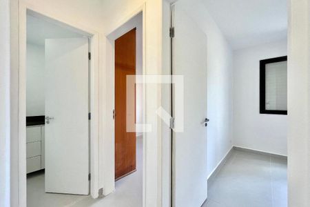 Corredor de apartamento à venda com 2 quartos, 70m² em Vila Paulista, São Paulo