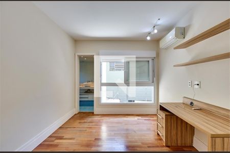 Casa à venda com 5 quartos, 345m² em Chácara Santo Antônio (Zona Sul), São Paulo