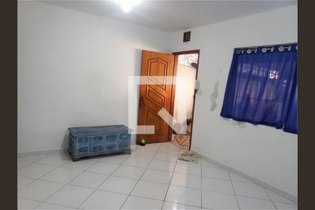 Casa à venda com 3 quartos, 205m² em Vila Santo Estefano, São Paulo