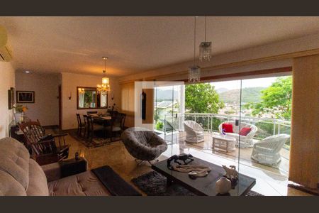 Casa de Condomínio para alugar com 4 quartos, 300m² em Piratininga, Niterói