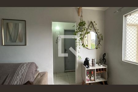 Sala de apartamento para alugar com 2 quartos, 70m² em Colubandê, São Gonçalo