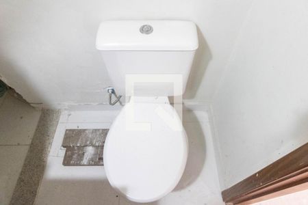 Lavabo de casa de condomínio para alugar com 2 quartos, 75m² em Guaratiba, Rio de Janeiro