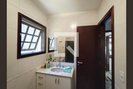 Banheiro de casa de condomínio para alugar com 3 quartos, 440m² em Jacarepaguá, Rio de Janeiro