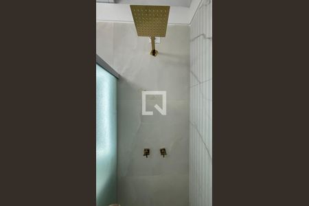 Banheiro da Suíte de casa de condomínio à venda com 4 quartos, 144m² em Vila Sao Pedro, Santo André