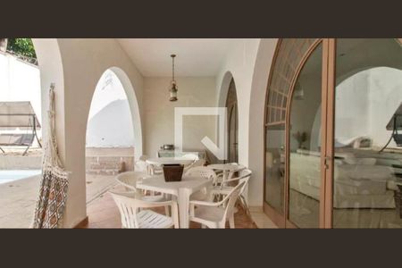 Casa à venda com 4 quartos, 365m² em Jardim Morumbi, São Paulo