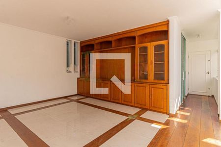 Casa à venda com 4 quartos, 306m² em Granja Julieta, São Paulo