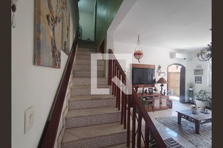 Escada Segundo Andar de casa de condomínio à venda com 4 quartos, 345m² em Tanque, Rio de Janeiro