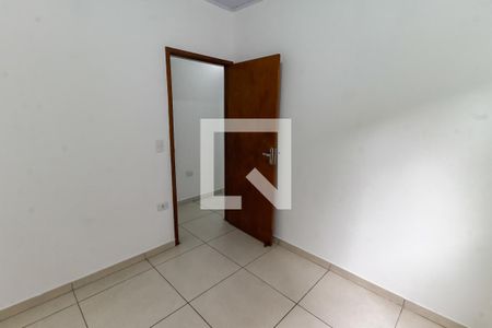 Quarto 2 de casa para alugar com 2 quartos, 77m² em Vila Franca, São Paulo