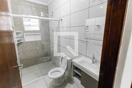 Banheiro de casa para alugar com 2 quartos, 77m² em Vila Franca, São Paulo