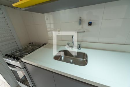 Cozinha de apartamento para alugar com 3 quartos, 75m² em Alphaville Empresarial, Barueri