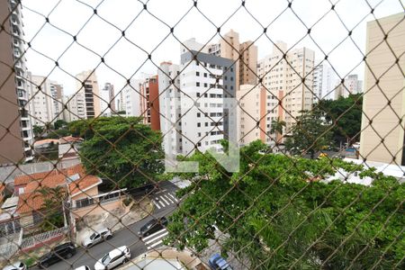Sala de TV - Vista de apartamento à venda com 4 quartos, 165m² em Cambuí, Campinas