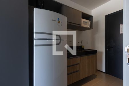 Cozinha de kitnet/studio para alugar com 1 quarto, 21m² em Indianópolis, São Paulo