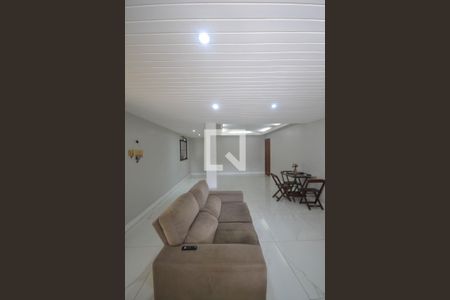 Sala de casa para alugar com 3 quartos, 600m² em Luz, Nova Iguaçu