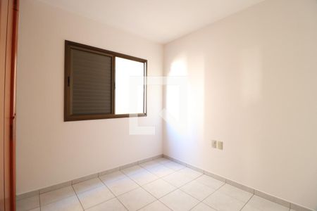 Quarto 2 de apartamento para alugar com 3 quartos, 83m² em Santa Mônica, Uberlândia