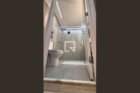 Banheiro de kitnet/studio à venda com 1 quarto, 57m² em Alphaville Industrial, Barueri