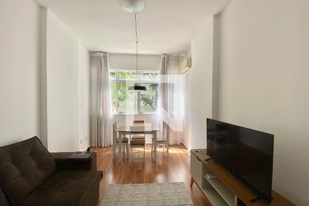 Sala  de apartamento à venda com 2 quartos, 67m² em Copacabana, Rio de Janeiro