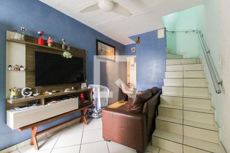 Sala de casa de condomínio à venda com 2 quartos, 71m² em Vila Carmosina, São Paulo