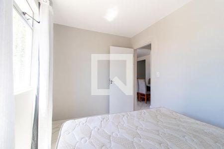 Quarto 1 de apartamento para alugar com 2 quartos, 52m² em Novo Mundo, Curitiba