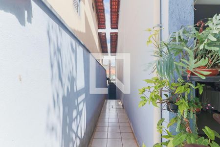 Lavanderia e Quintal de casa à venda com 2 quartos, 125m² em Jardim Pazini, São Paulo