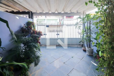 Garagem de casa à venda com 2 quartos, 125m² em Jardim Pazini, São Paulo