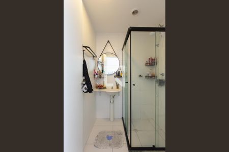 Banheiro Social de kitnet/studio para alugar com 1 quarto, 26m² em Jardim Helena, São Paulo