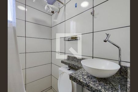 Banheiro Social de kitnet/studio para alugar com 1 quarto, 12m² em Imperial de São Cristóvão, Rio de Janeiro
