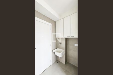 Sala e cozinha de apartamento para alugar com 2 quartos, 35m² em Vila Sul Americana, Barueri