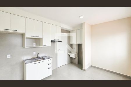 Sala e cozinha de apartamento para alugar com 2 quartos, 35m² em Vila Sul Americana, Barueri