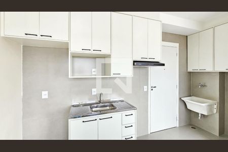 Sala e cozinha de apartamento para alugar com 2 quartos, 35m² em Vila Sul Americana, Barueri