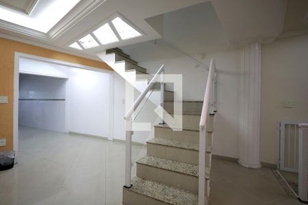 Escada de casa à venda com 6 quartos, 500m² em Parque das Nações, Santo André