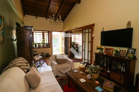 Sala de casa à venda com 5 quartos, 268m² em Tristeza, Porto Alegre