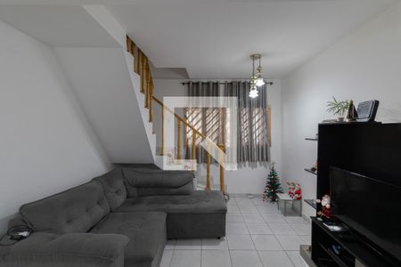 Sala de casa para alugar com 3 quartos, 140m² em Vila Ré, São Paulo