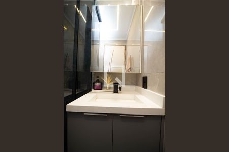 Banheiro de apartamento para alugar com 3 quartos, 73m² em Jardim Cocaia, Guarulhos