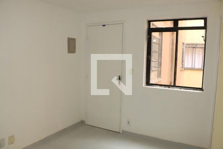 Apartamento para alugar com 2 quartos, 47m² em Parque Jane, Embu das Artes