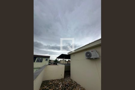 Area externa de casa para alugar com 3 quartos, 100m² em Centro, Mesquita